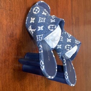 Absolutely stunning ,limited, authentic, brand new Louis Vuitton mules 37.5/7.5